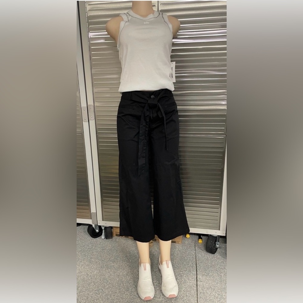 New cotton blend cropped wide leg capri, 9, high rise soft, belted, 4 pockets